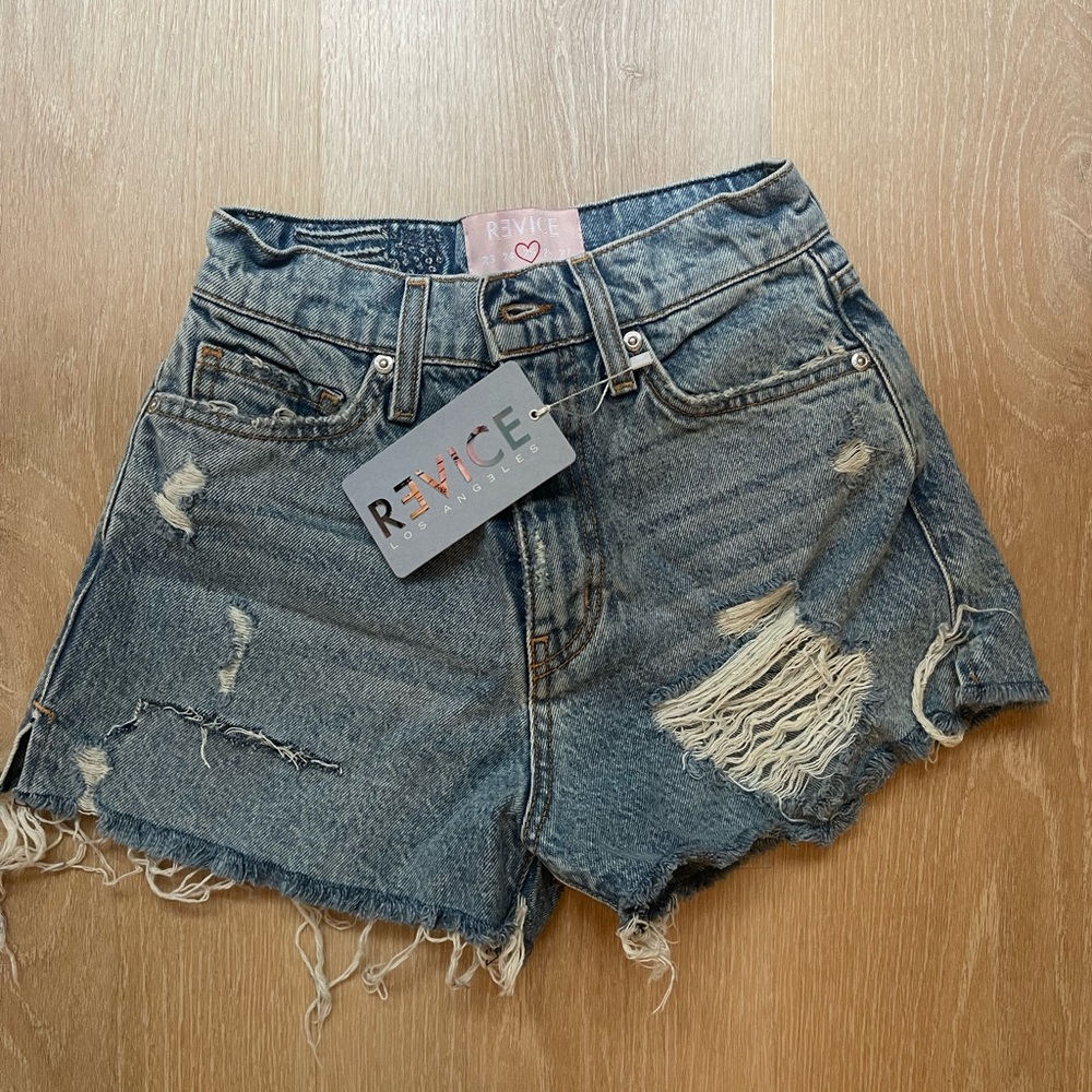 REVICE shorts